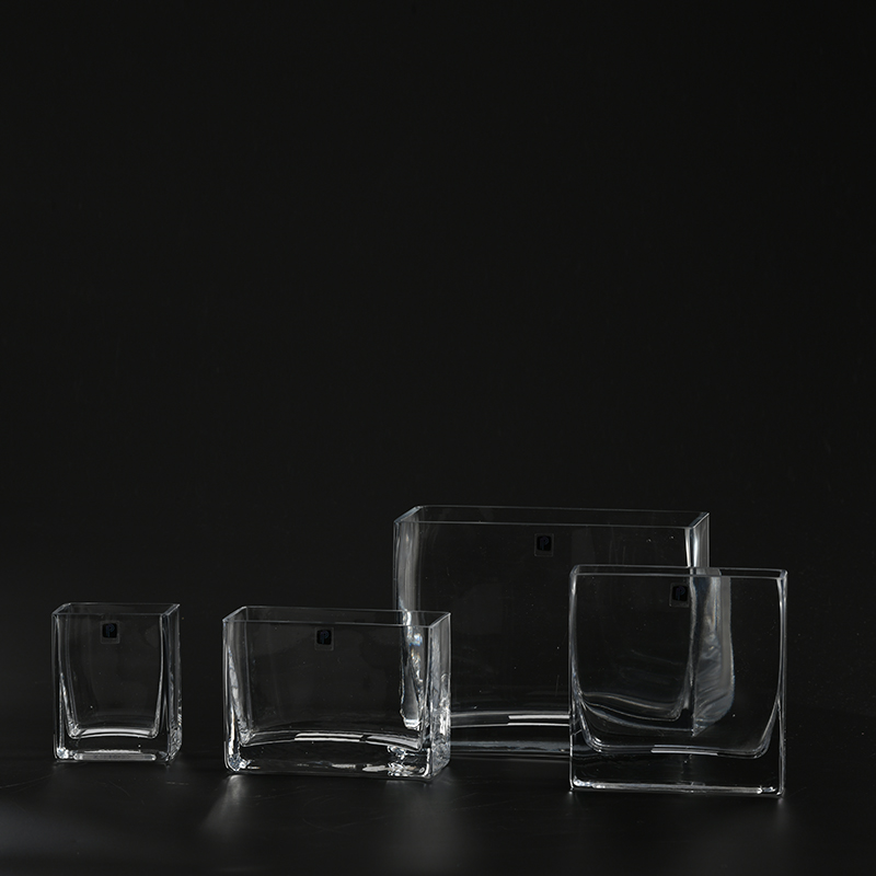 Cheap Wholesale Custom Fashion Luxury glass vase with Long Service Life