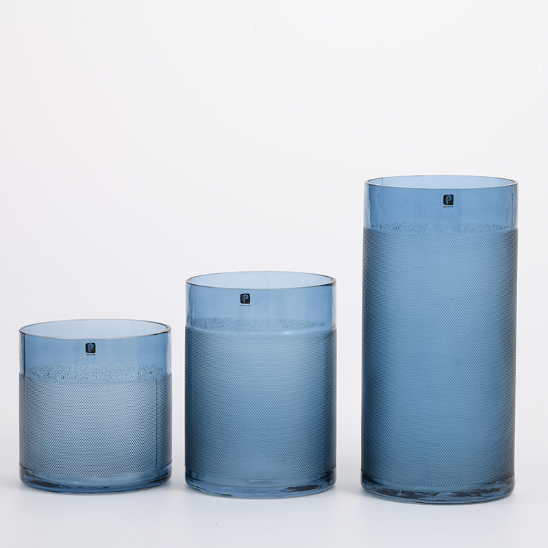 Heavy duty European style vertical strip twisted design for home decoration glass flower vase Chinese manufacture
