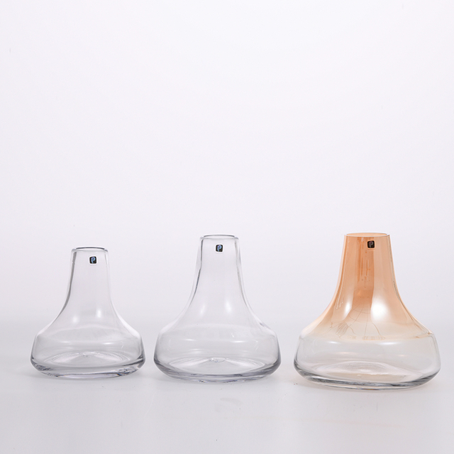 Hand-blown electric-water processing hot sale simple design glassware for home decors glass flower vase Chinese manufacture