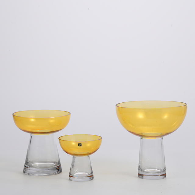 Transparent mushroom design yellow top glass vase for home decoration table top flower glass vase manufacture supply
