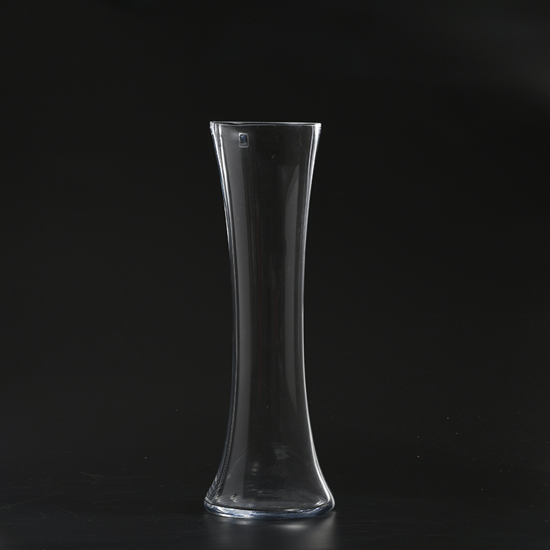 Glass Flower vase for Room decoration with tall vase body also can be customized in different sizes