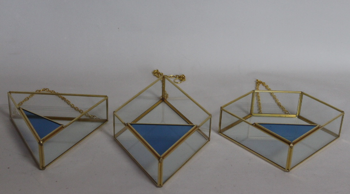 Wholesale geometric terrarium glass decor hanging golden terrarium flower vase plant container