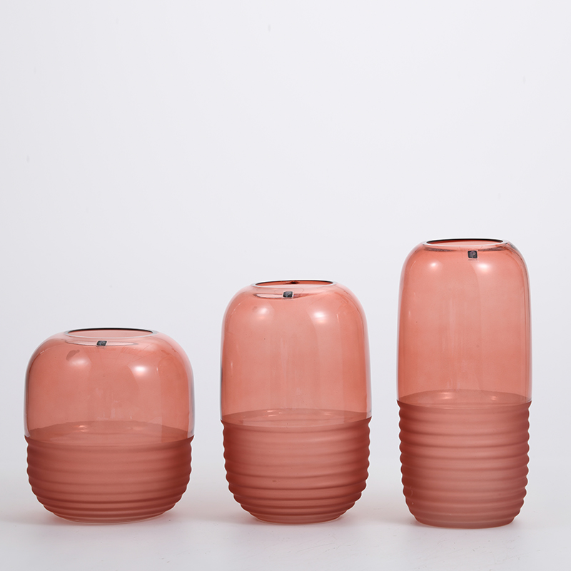 Hand-blown colored glass vase with wooden basic hot sale glass flower vase