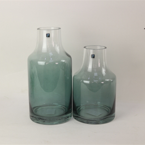 2020 Hot design hand crafted creative gradient color circular glass flower vase with low price