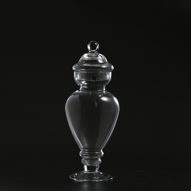 Glassware factory directly to sellers transparent glass candy jar or marshmallow jar with heart shape design