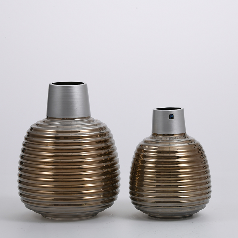 European classic style for home decoration Luxury flower glass bottle vase manufacture supply