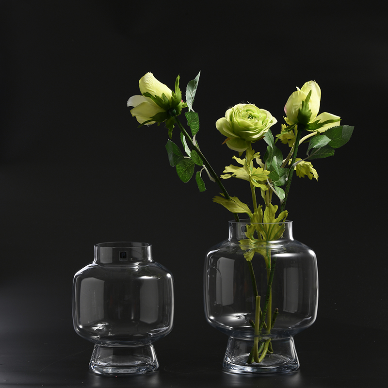 Special design hot sell pattern different sizes customized transparent hand-blown glass flower vase