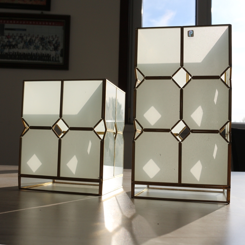 New design metal bronze frame white glass lens terrarium with high quality