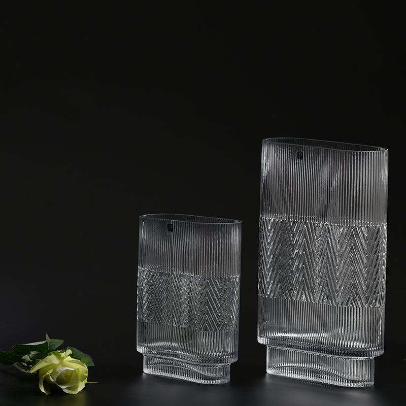 Hand-blown vertical strip customized sizes transparent glass flower vase on sale