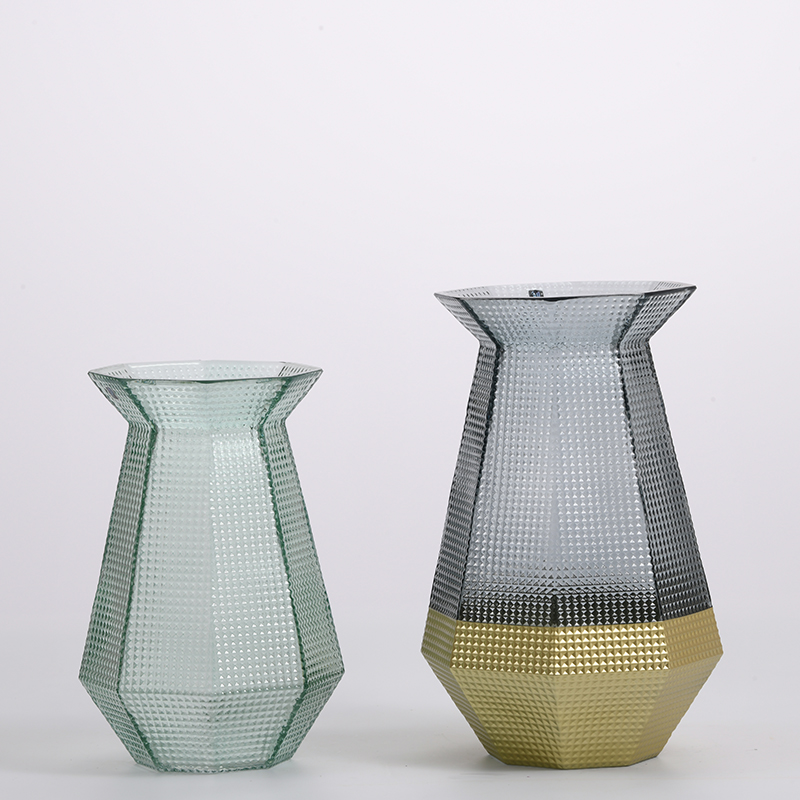 Heavy duty classic refreshing feeling bottle design glassware crystal style light colored glass flower vase Chinese manufacture