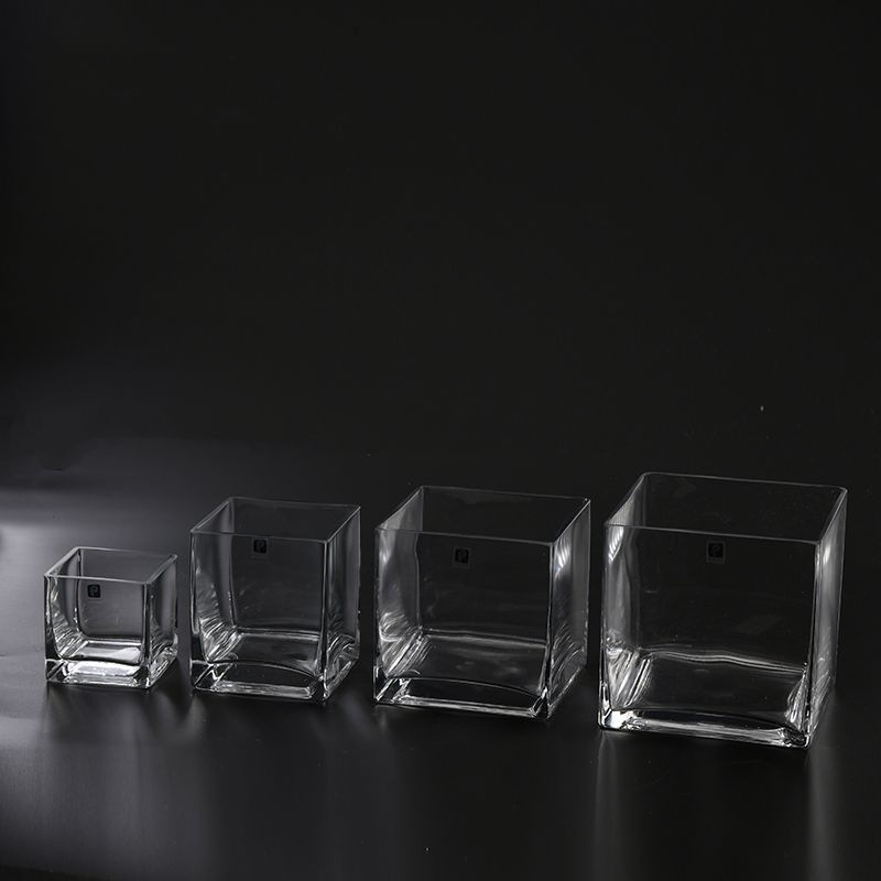 Factory to Wholesale cafe or home decoration transparent clear square tall glass vase on sale