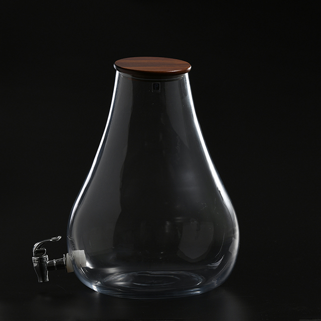 Nordic Style Juice Jar with Faucet for Whole Family Use