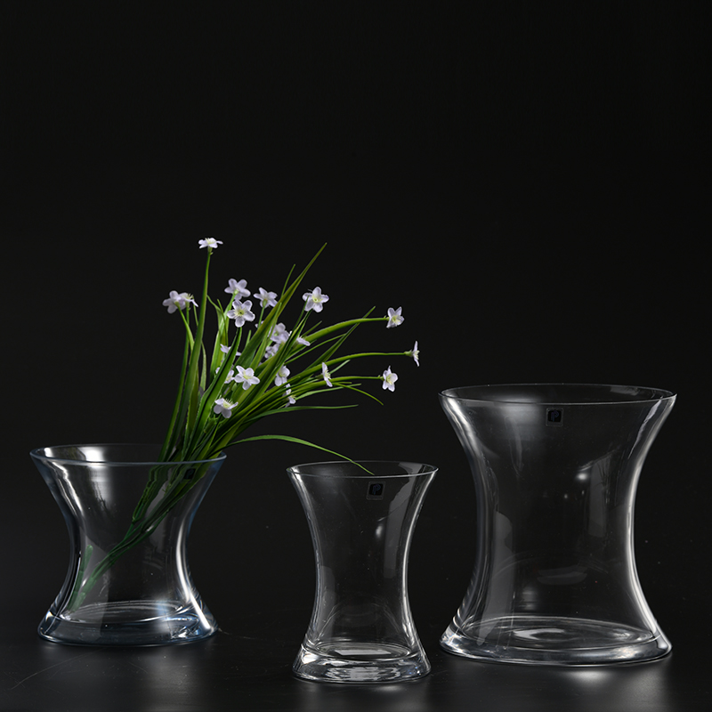 Special design hot sell pattern different sizes customized transparent hand-blown glass flower vase