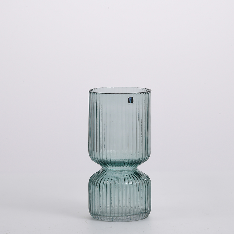 Heavy duty home decoration transparent for European market design glass flower vase on sale