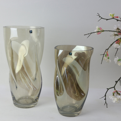 2020 New Arrival Style Unique Green Thin Rim Design Art Flower Glass Vase