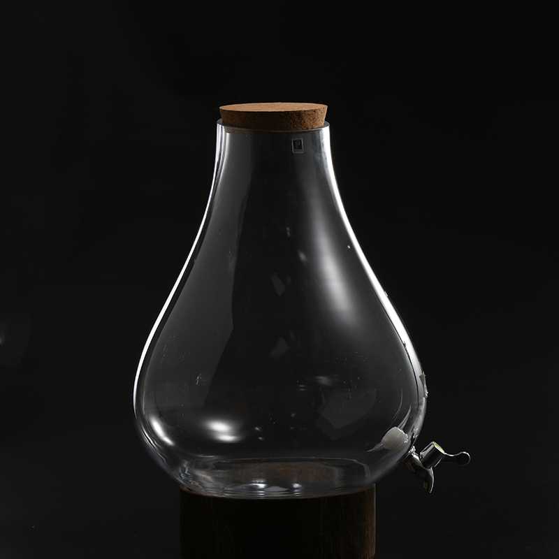 Hand-blown heavy duty for juice or wine storage transparent glassware hot sale glass juice jar with a wooden seal lid