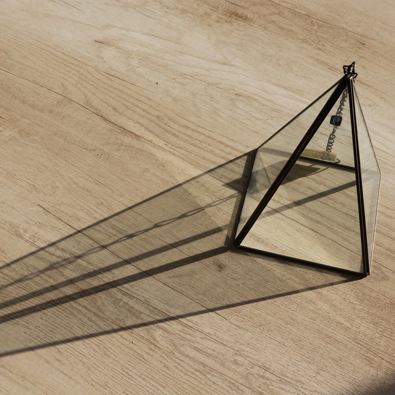 2020 New Pyramid shape terrarium With Factory Wholesale Price Hanging vase glass
