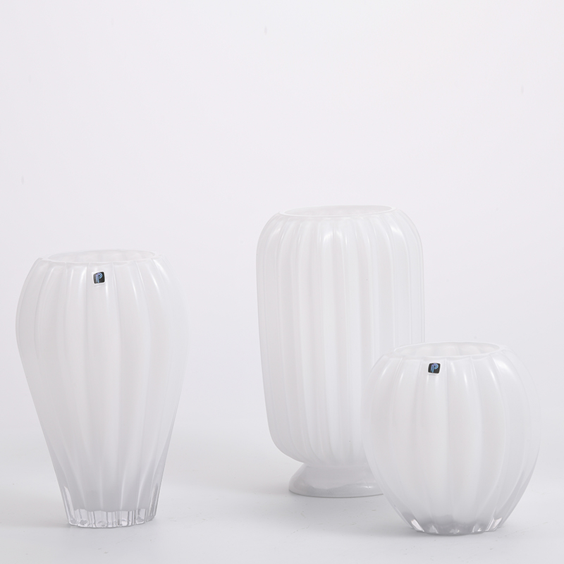 Hot selling Simple design white enamel painting tall glass vase for decoration factory directly supply