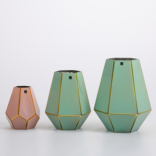 Hot selling Glassware frosted pink glass flower vase for home decoration manufacture supply