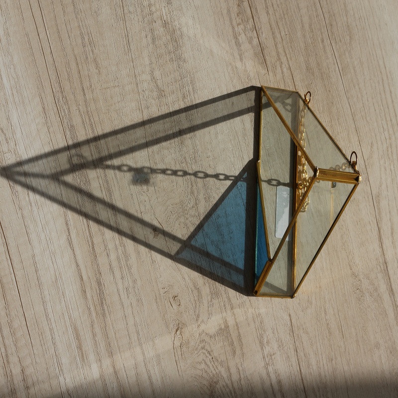 Triangle shape factory promotion terrarium living room decoration