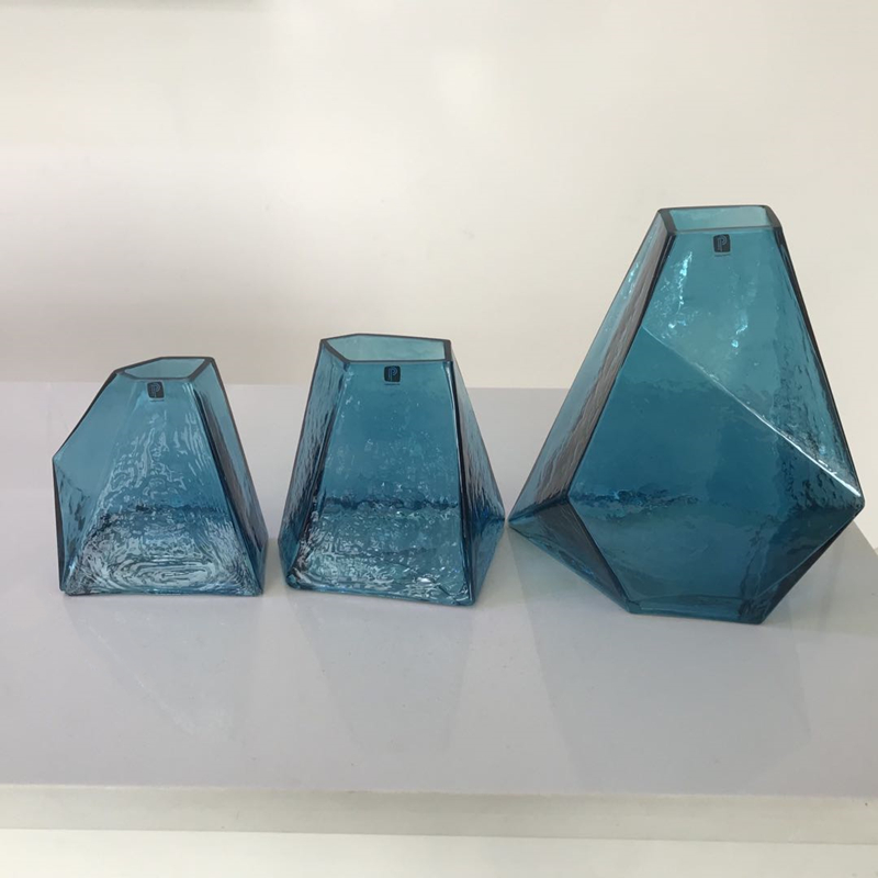 Modern Design Color Smoked Decorative Recycled Glass Vase With Metal Stand
