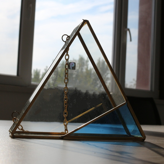 Triangle shape factory promotion terrarium living room decoration