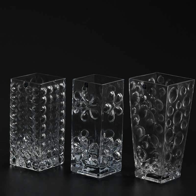 Glassware factory supply vertical strips modern design transparent thick hand-blown glass flower vase on sale