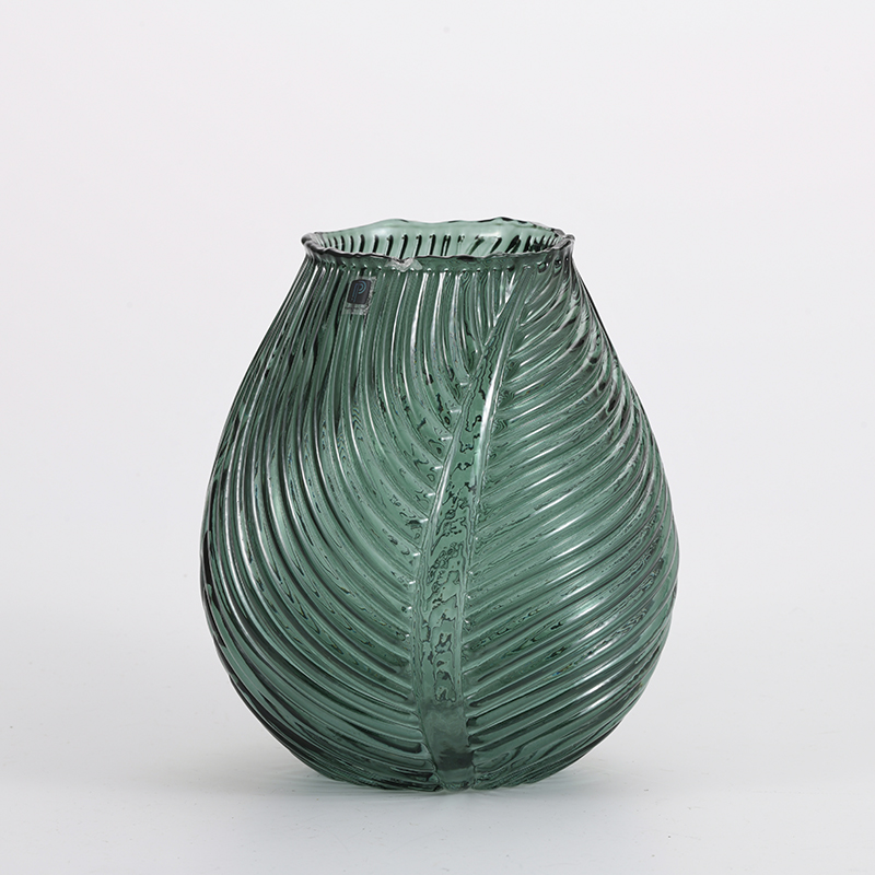 High quality Christmas tree glass vase design decorative christmas gift glass vase Chinese factory supply