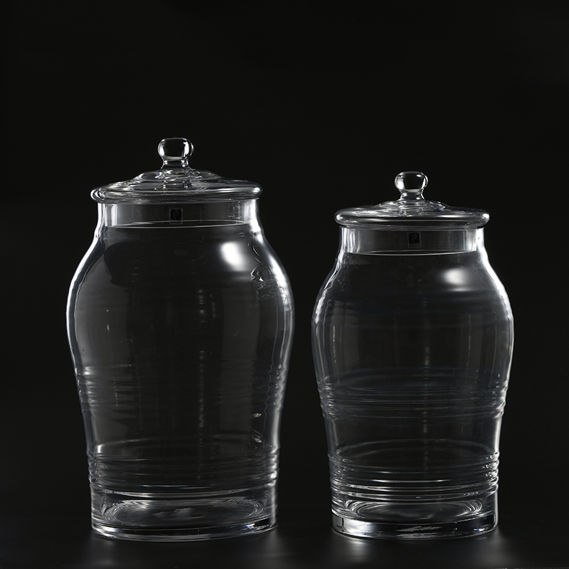 Food storage large capacity heavy-duty transparent glass candy jar or marshmallow jar with vertical strip and glass lid