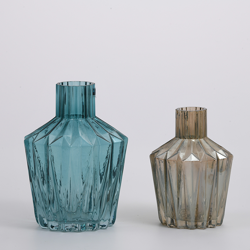 High quality hot sale gradient colored transparent modern style decorative glass flower vase Chinese manufacture