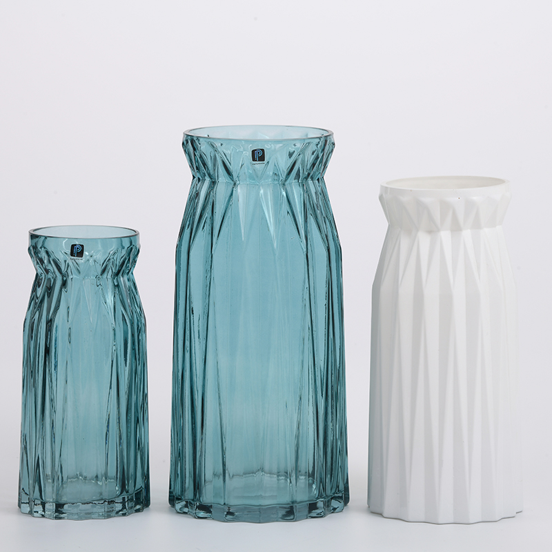 Hot sale heavy duty modern design nordic style small mouth decorative glass flower vase Chinese manufacture