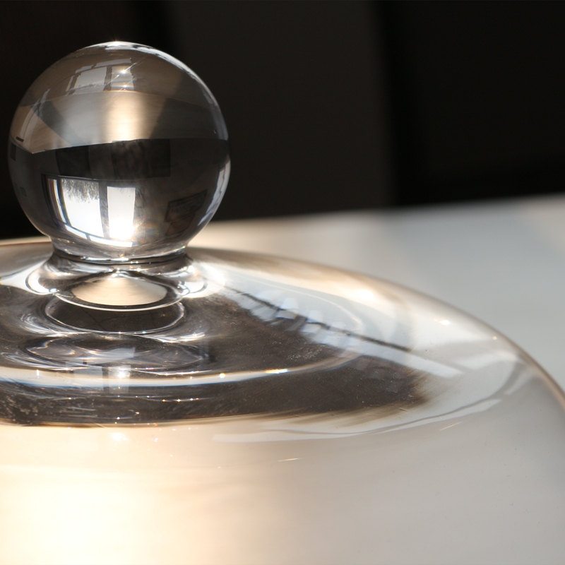 Factory Directly Sale Wholesale Customized Clear Glass Cake Cover with Wooden or Golden Metal Base