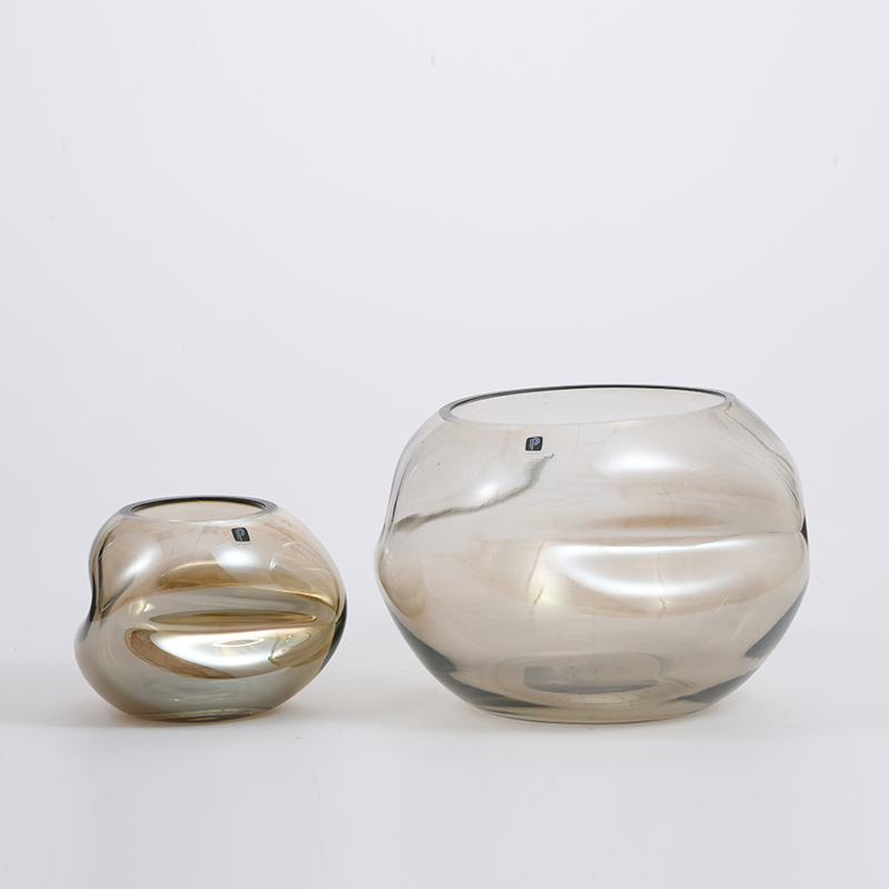 Heavy duty transparent with gradient amber colored finger point pressing design glass flower vase Chinese manufacture
