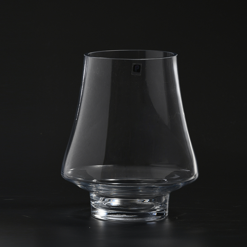 Special design hot sell pattern different sizes customized transparent hand-blown glass flower vase