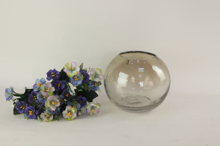 Factory hot sales 2020 ice flowers glass vase with good quality