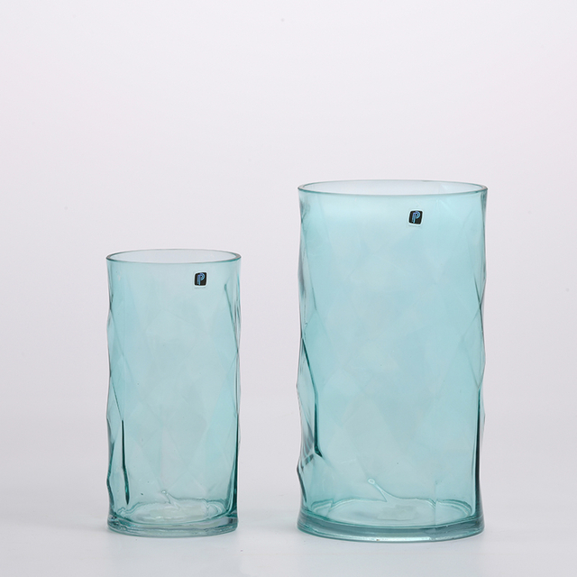 Hand-blown green color transparent hot sale floral design glassware for home decors glass flower vase Chinese manufacture