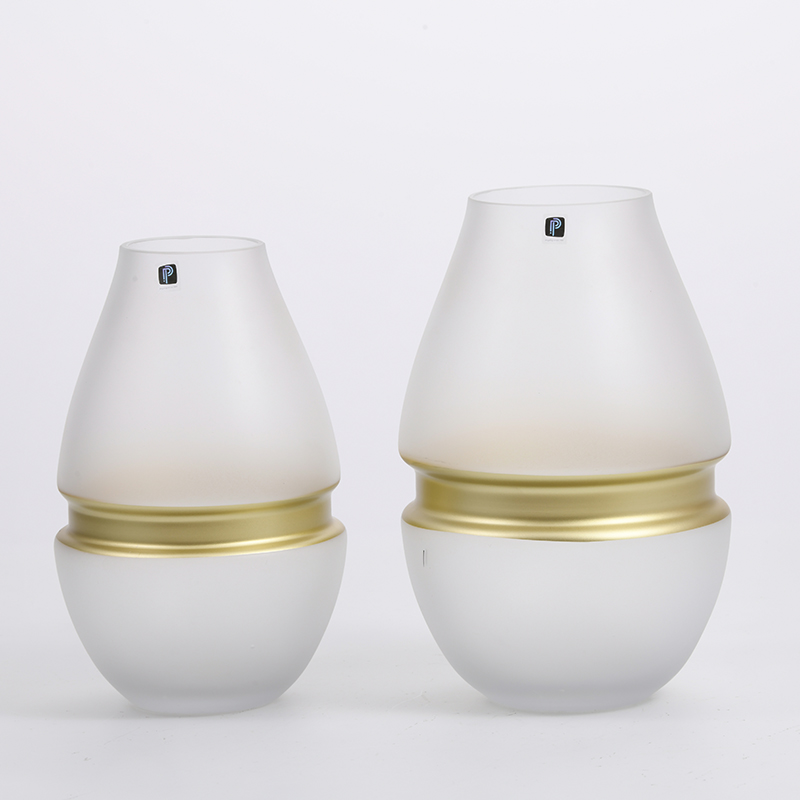 The ice crack pattern hot sell design heavy duty glass flower vase for home decoration factory directly supply