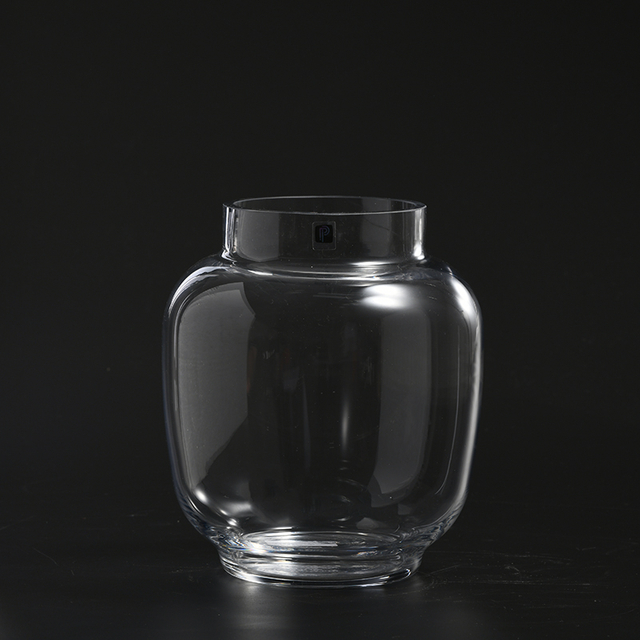 Hot selling special modern nordic design transparent hand-blown thick clear glass flower vase