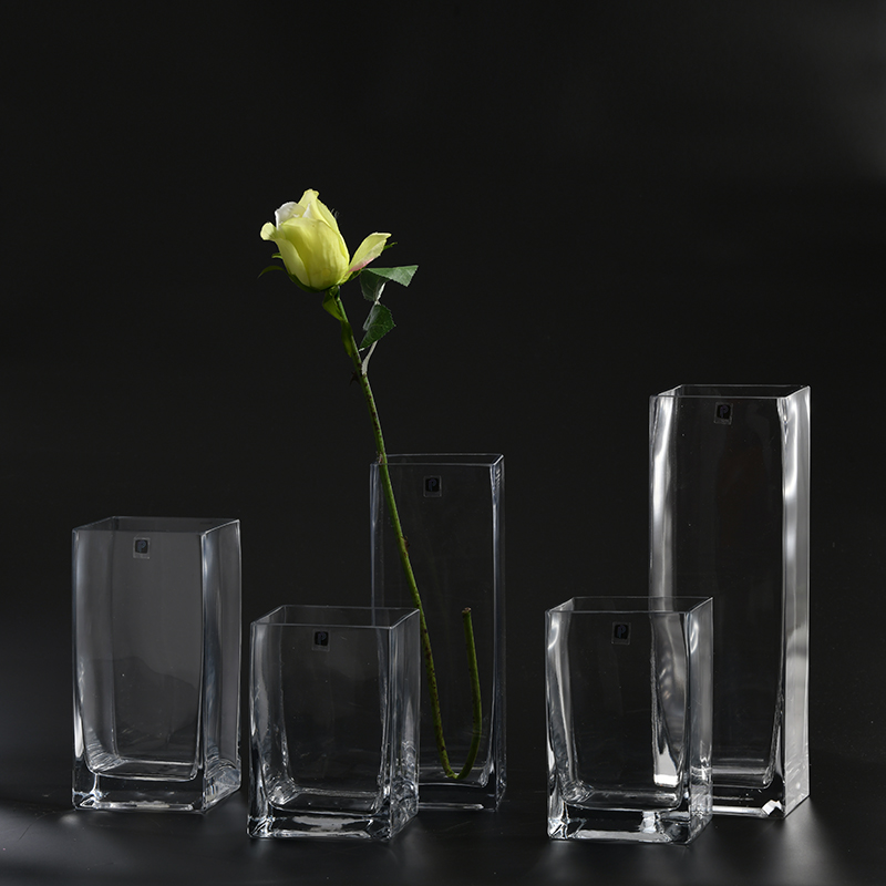 Factory to Wholesale cafe or home decoration transparent clear square tall glass vase on sale