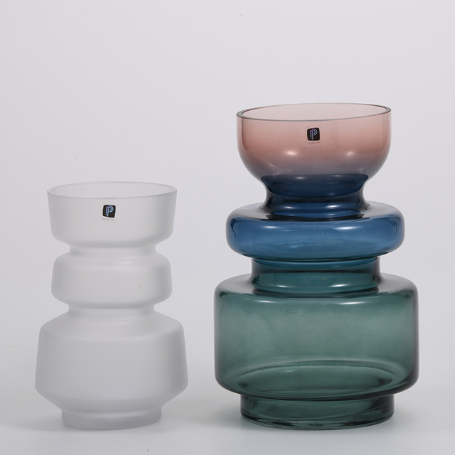 Hand--blown glassware factory supply bamboo design with different gradient color for home decoration glass flower vase on sale