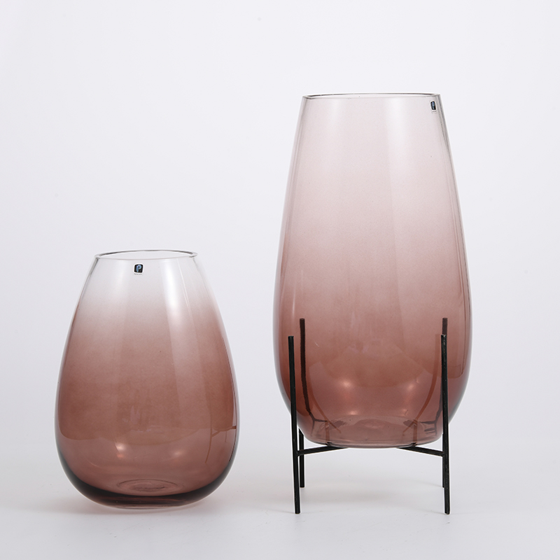 Hand-blown colored glass vase with wooden basic hot sale glass flower vase