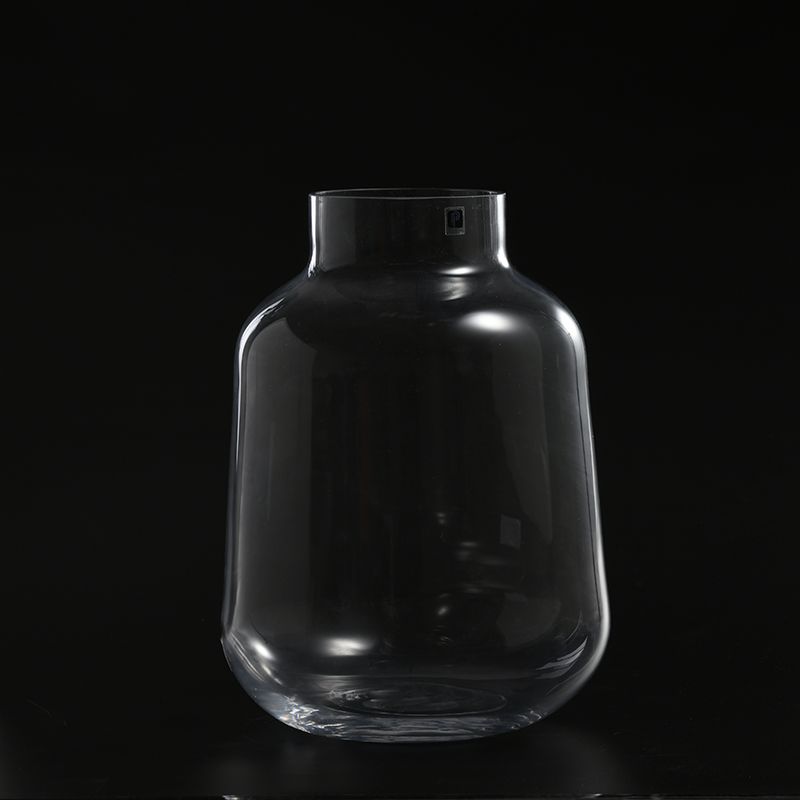 Hand-blown heavy duty transparent freshness preservation glassware for juice or wine storage glass juice jar with tap
