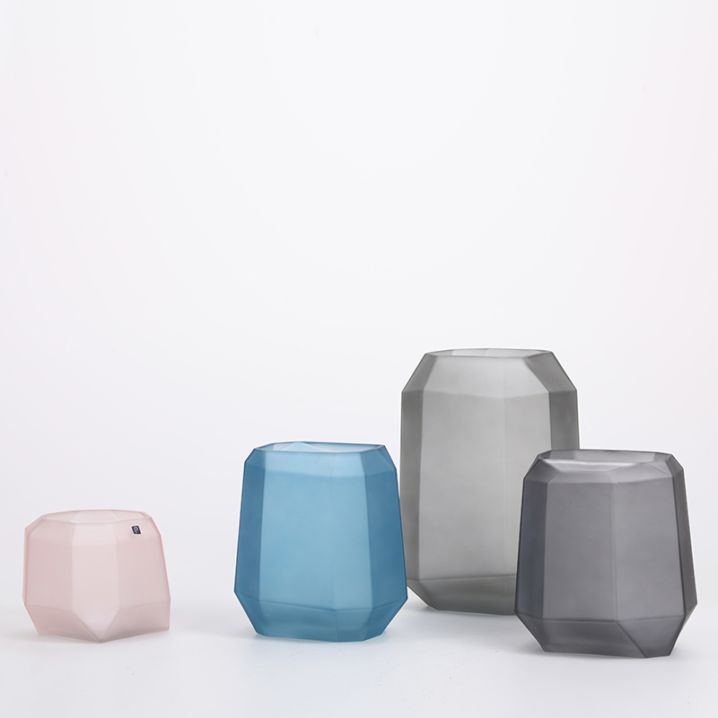 High quality Chinese manufacture glassware flower jar customized color for decorative glass flower vase on sale