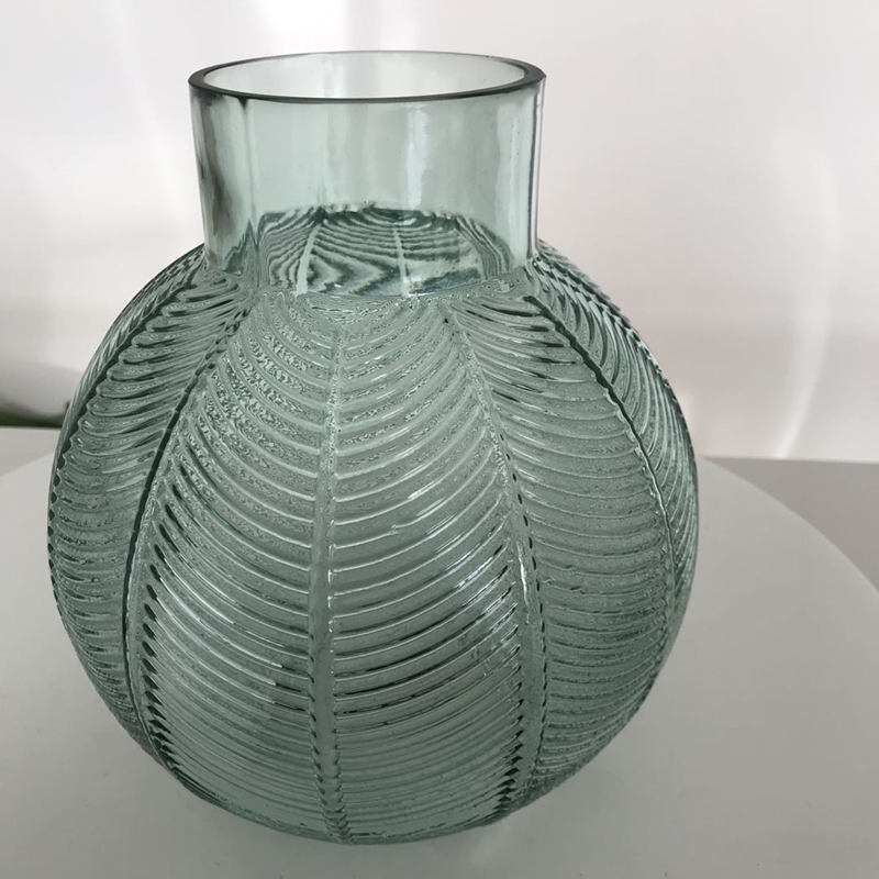 Embossed Cone Shaped Glass Flower Vase Table Decoration for Flower Stand