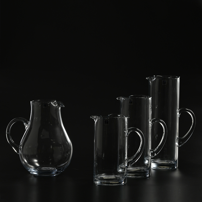 High quality glassware kitchen utensils hand-blown glass juice dispenser cup with glass handle on sale