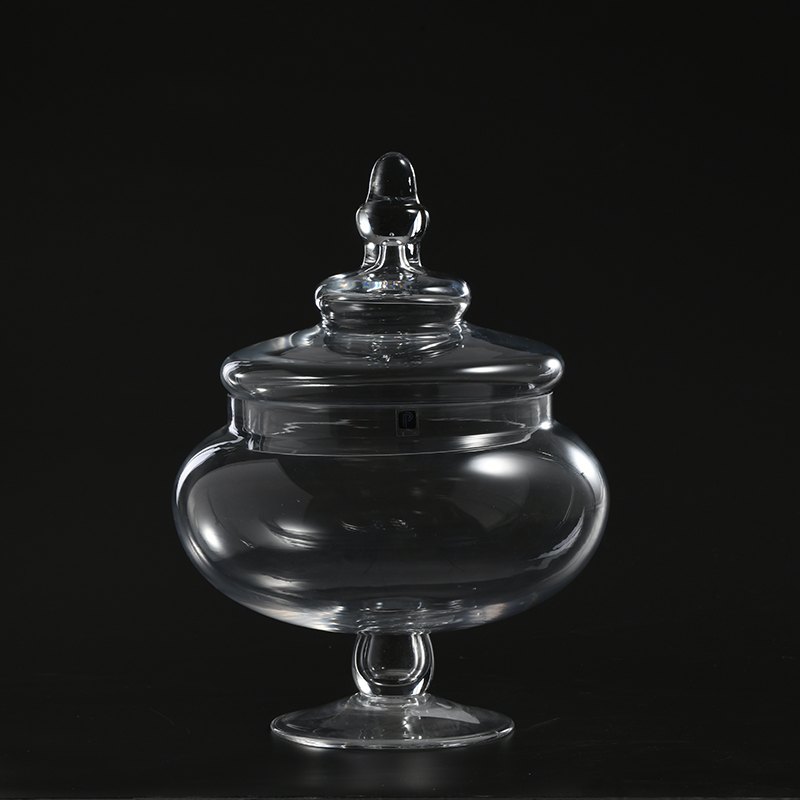 Glassware factory directly to sellers transparent glass candy jar or marshmallow jar with heart shape design
