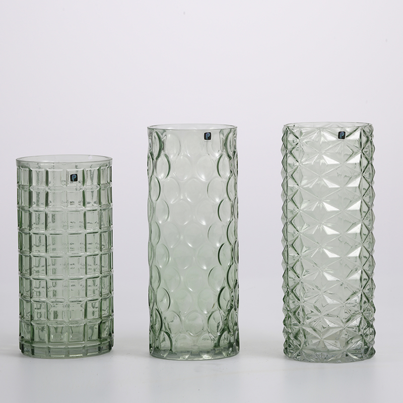 Hand-blown green color transparent hot sale floral design glassware for home decors glass flower vase Chinese manufacture